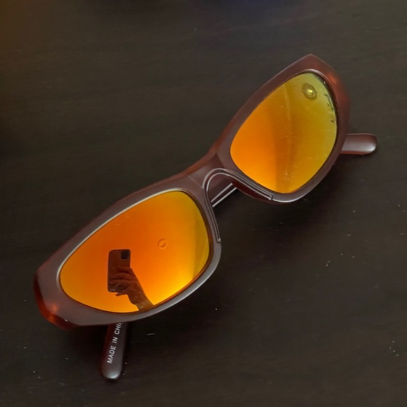 Sunglasses - Picture 4 of 4